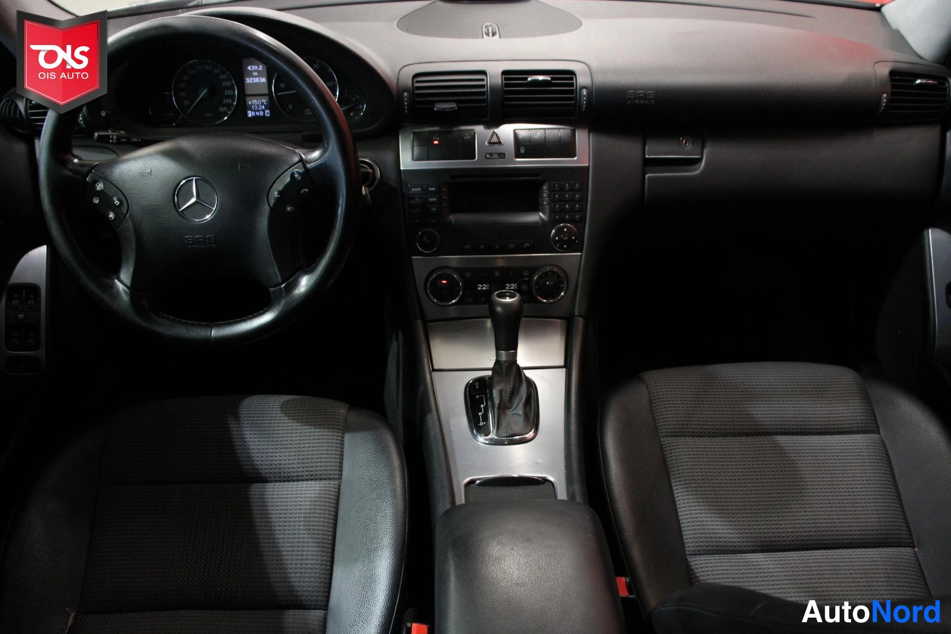 Harmaa Mercedes-Benz C 270 CDI 2004, ohjaamo, kuva 10