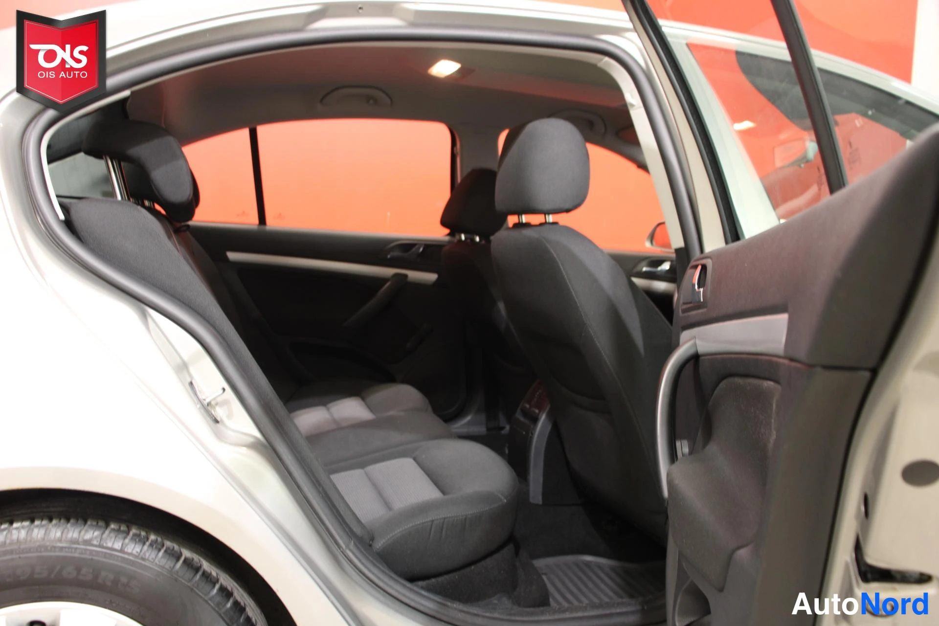 Hopea Skoda Octavia 2006, takaistuimet, kuva 13