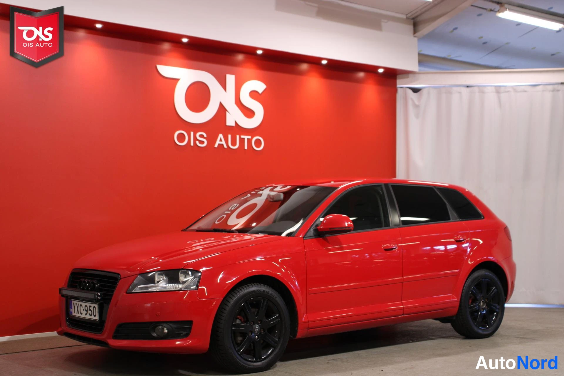 Punainen Audi A3 Sportback 2008, etuviisto, keula vasemmalle, kuva 2