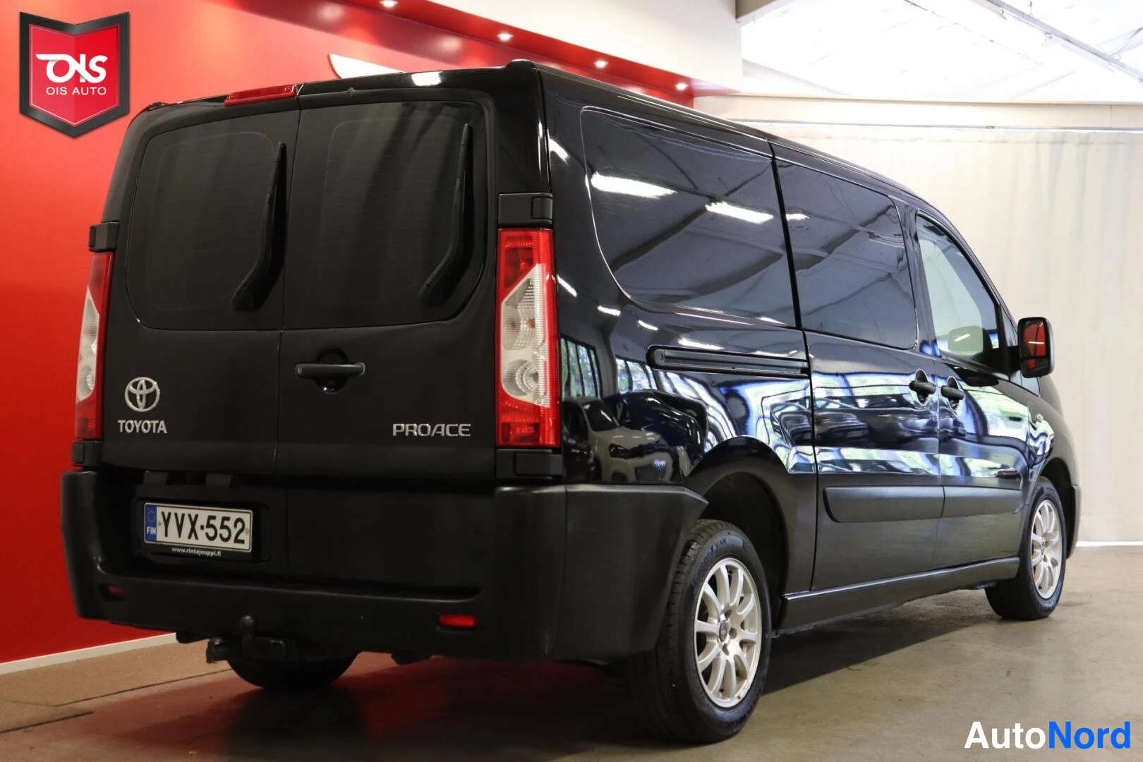 Musta Toyota Proace 2013, takaviisto, kuva 7