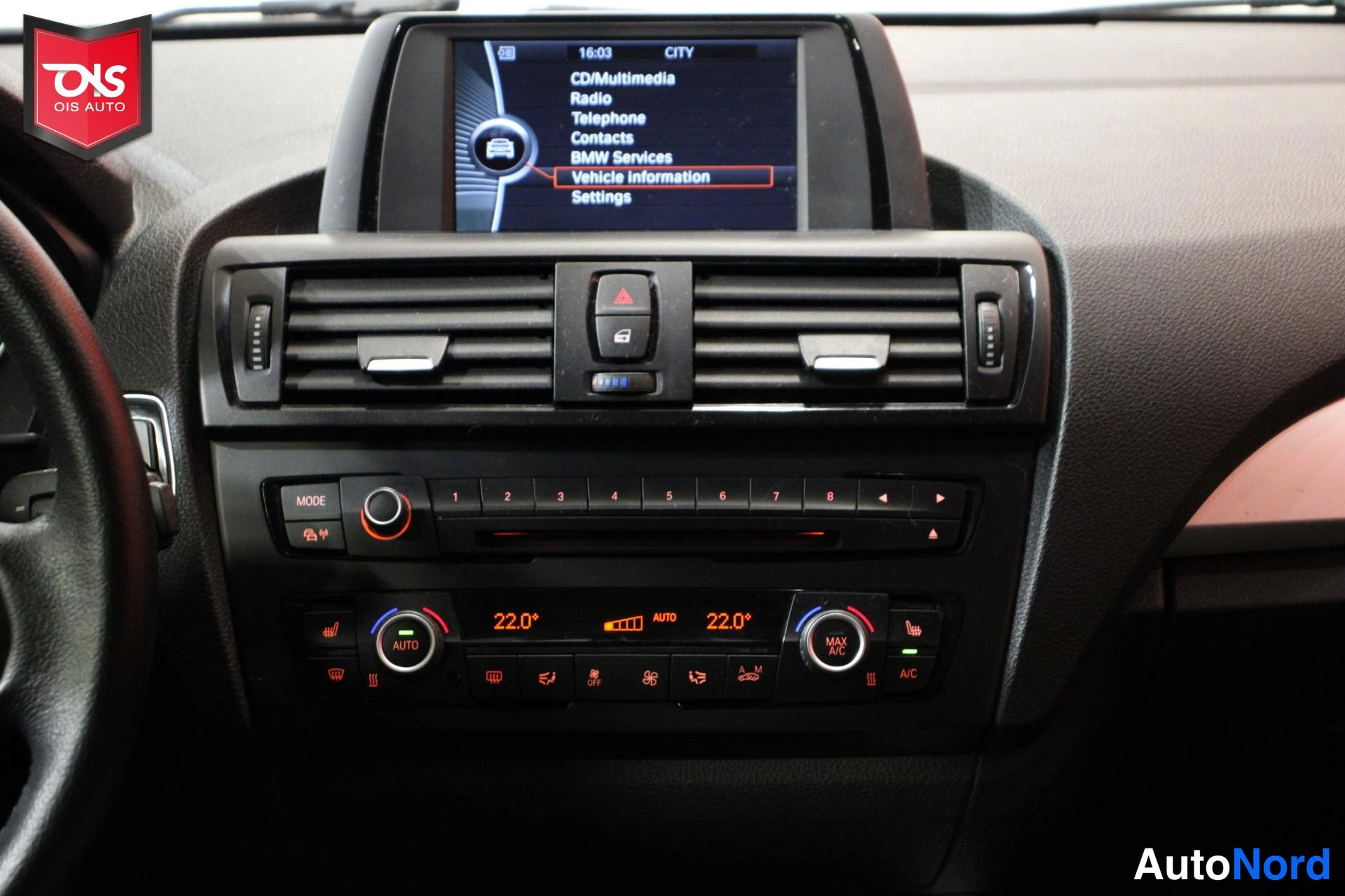 Valkoinen BMW 116 2013, yksityiskohta, kuva 17
