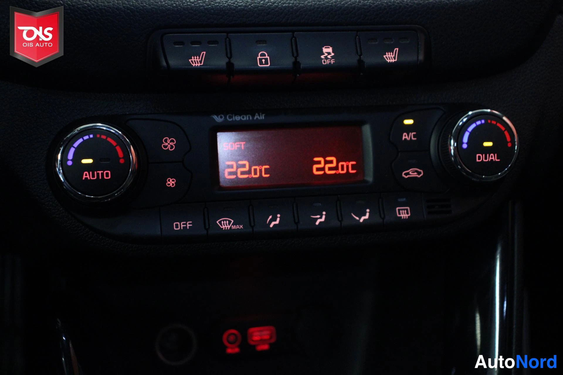 Musta Kia Ceed 2016, yksityiskohta, kuva 17