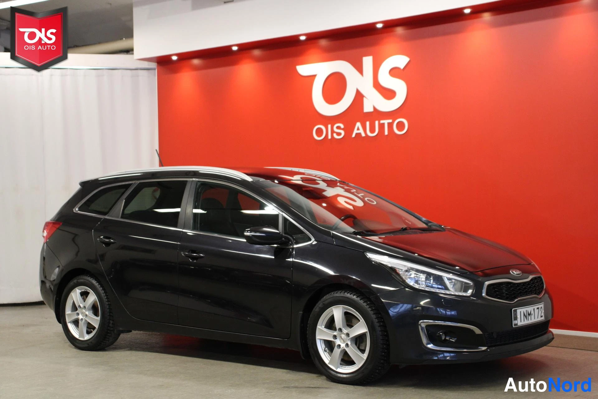 Musta Kia Ceed 2016, etuviisto, keula vasemmalle, kuva 4