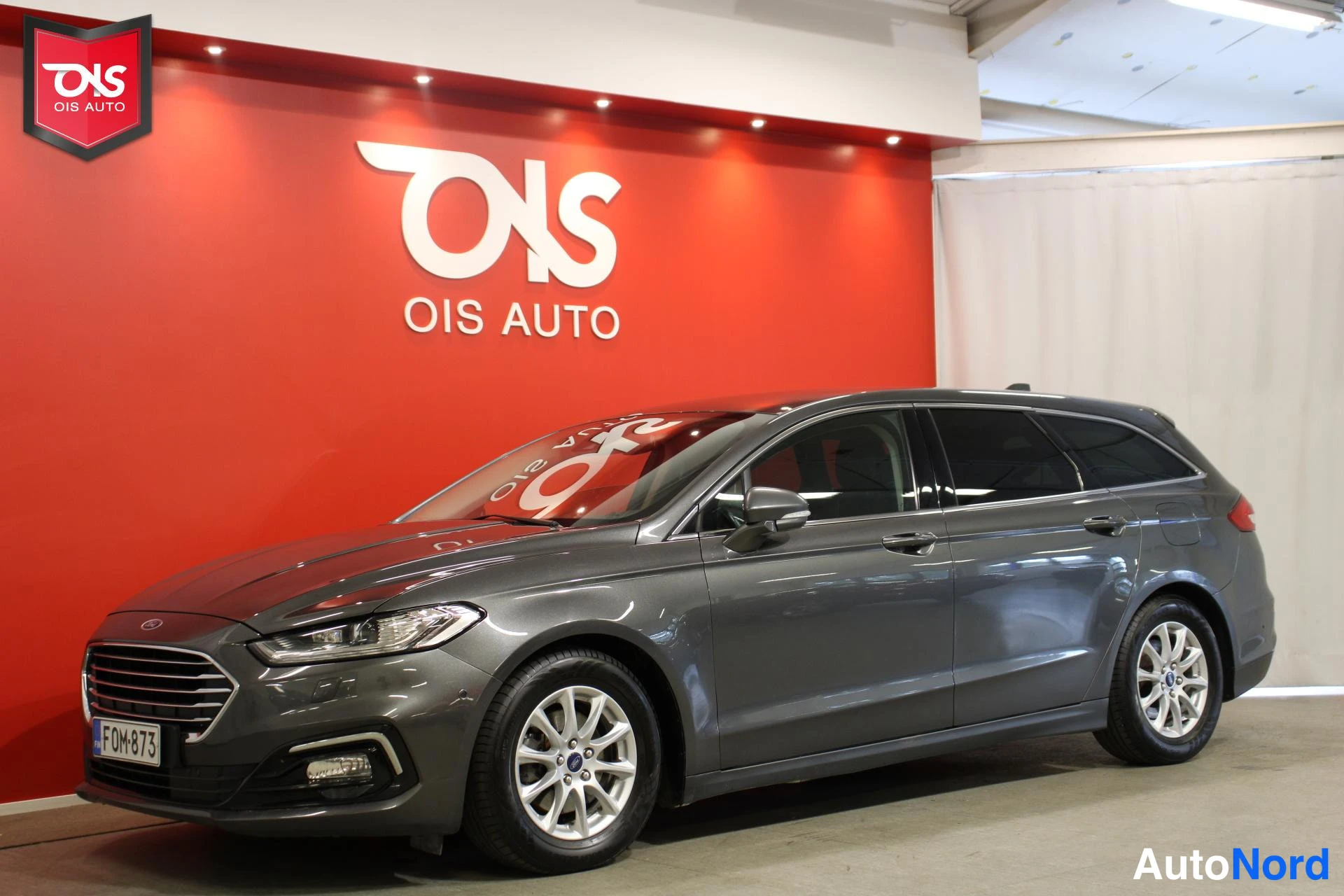 Harmaa Ford Mondeo 2020, etuviisto, keula vasemmalle, kuva 2