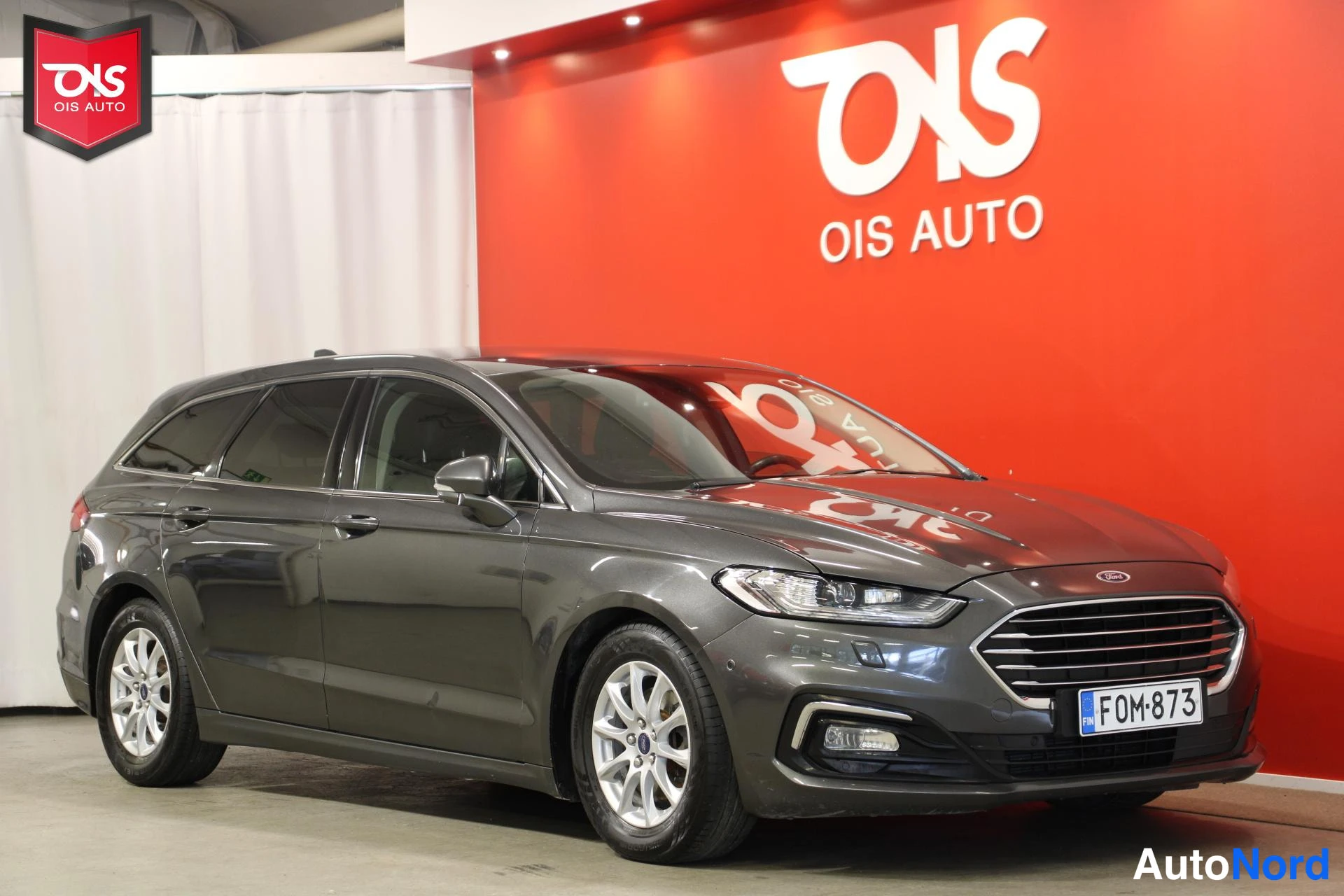 Harmaa Ford Mondeo 2020, etuviisto, keula oikealle, kuva 3