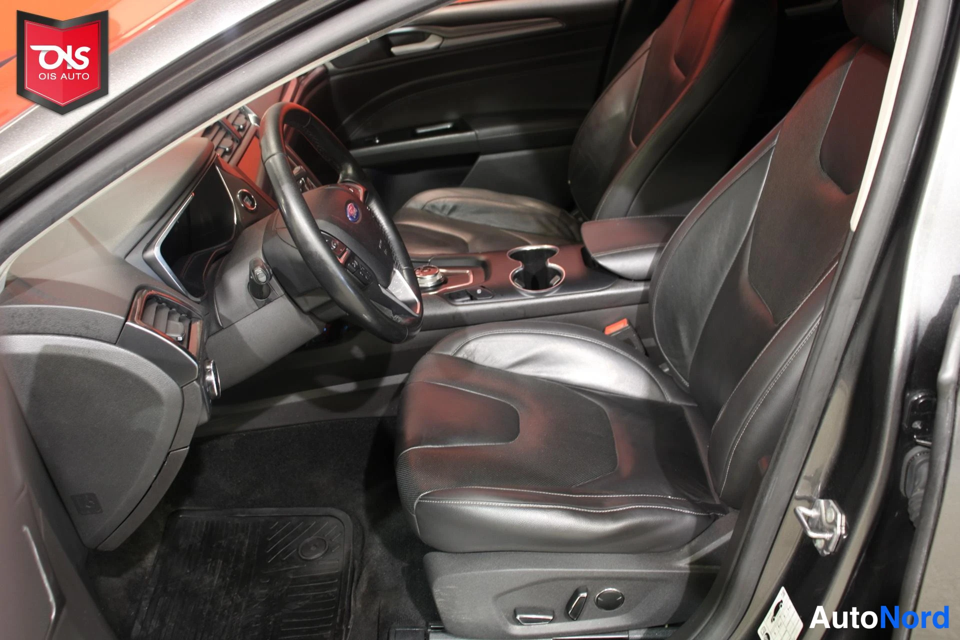 Harmaa Ford Mondeo 2020, ohjaamo, kuva 9