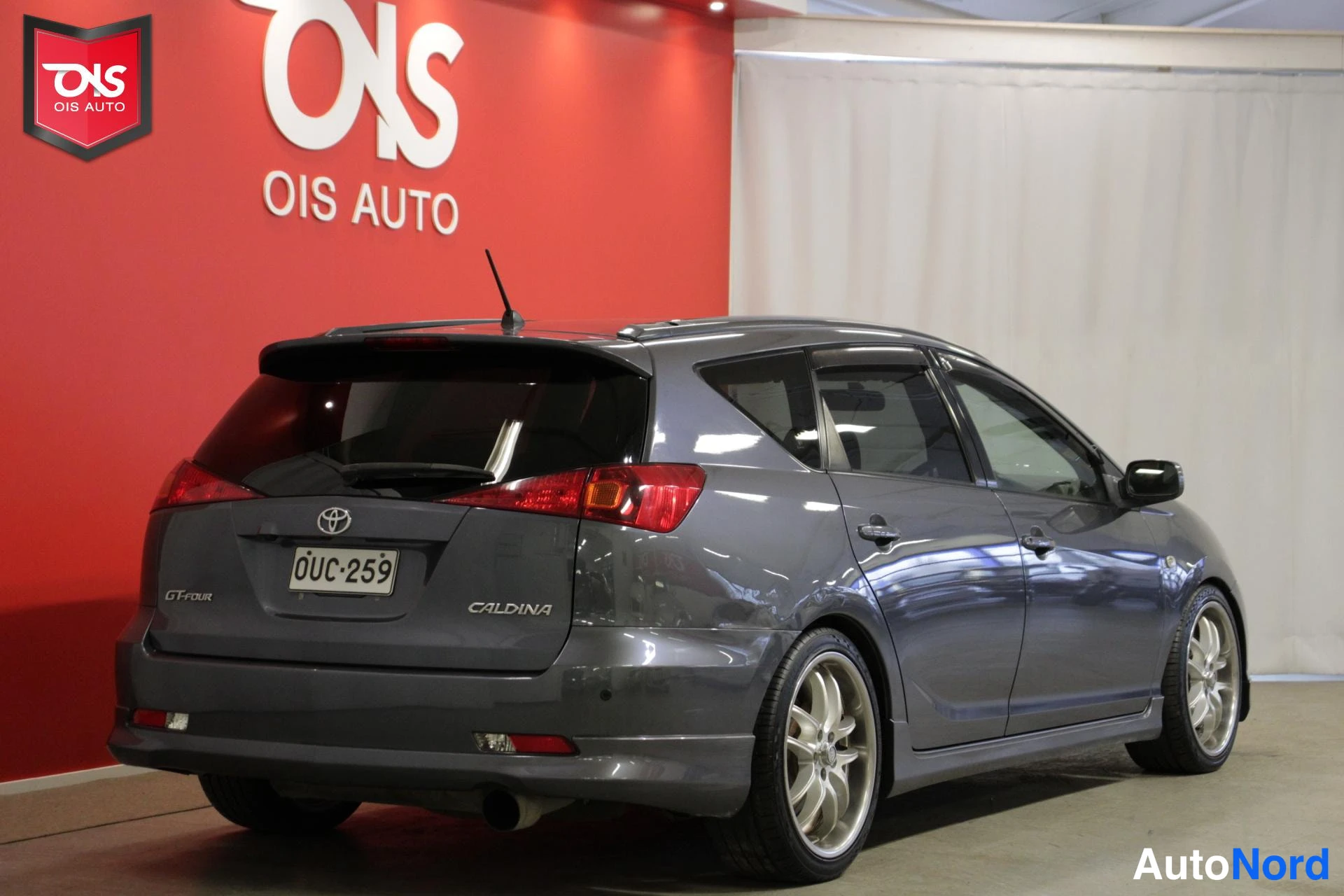 Grey Toyota CALDINA 2002, rear three-quarter, photo 7