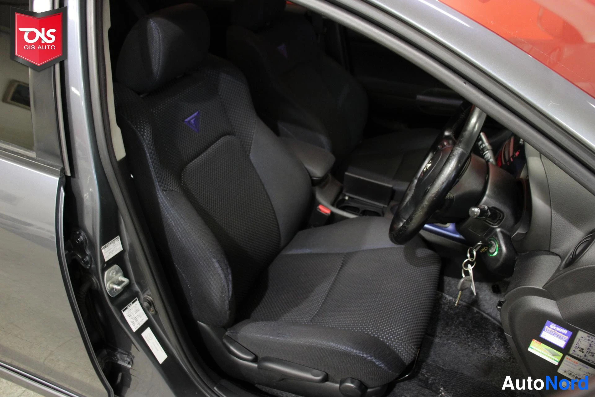 Grey Toyota CALDINA 2002, front seats, photo 14
