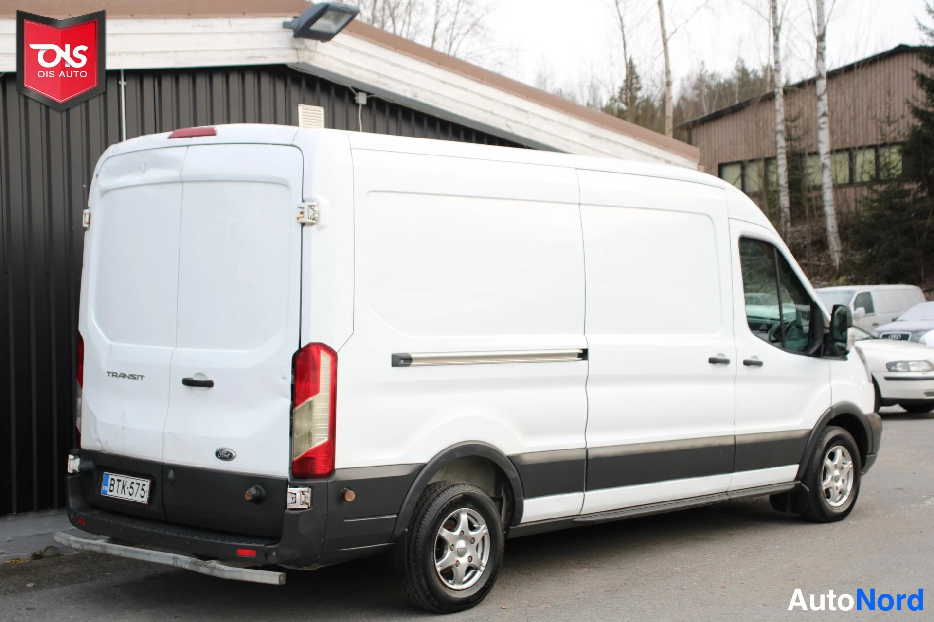 Valkoinen Ford Transit 2016, takaviisto, kuva 6