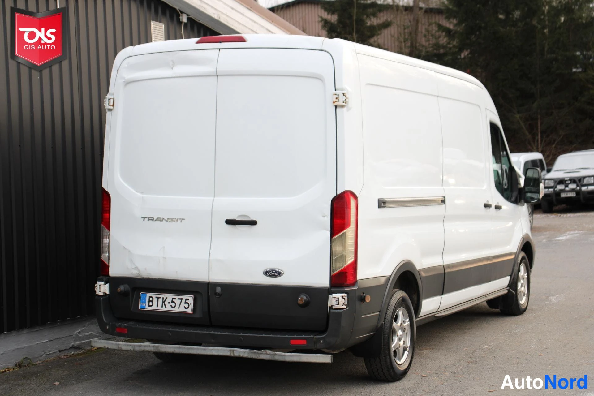 Valkoinen Ford Transit 2016, takaa, kuva 8
