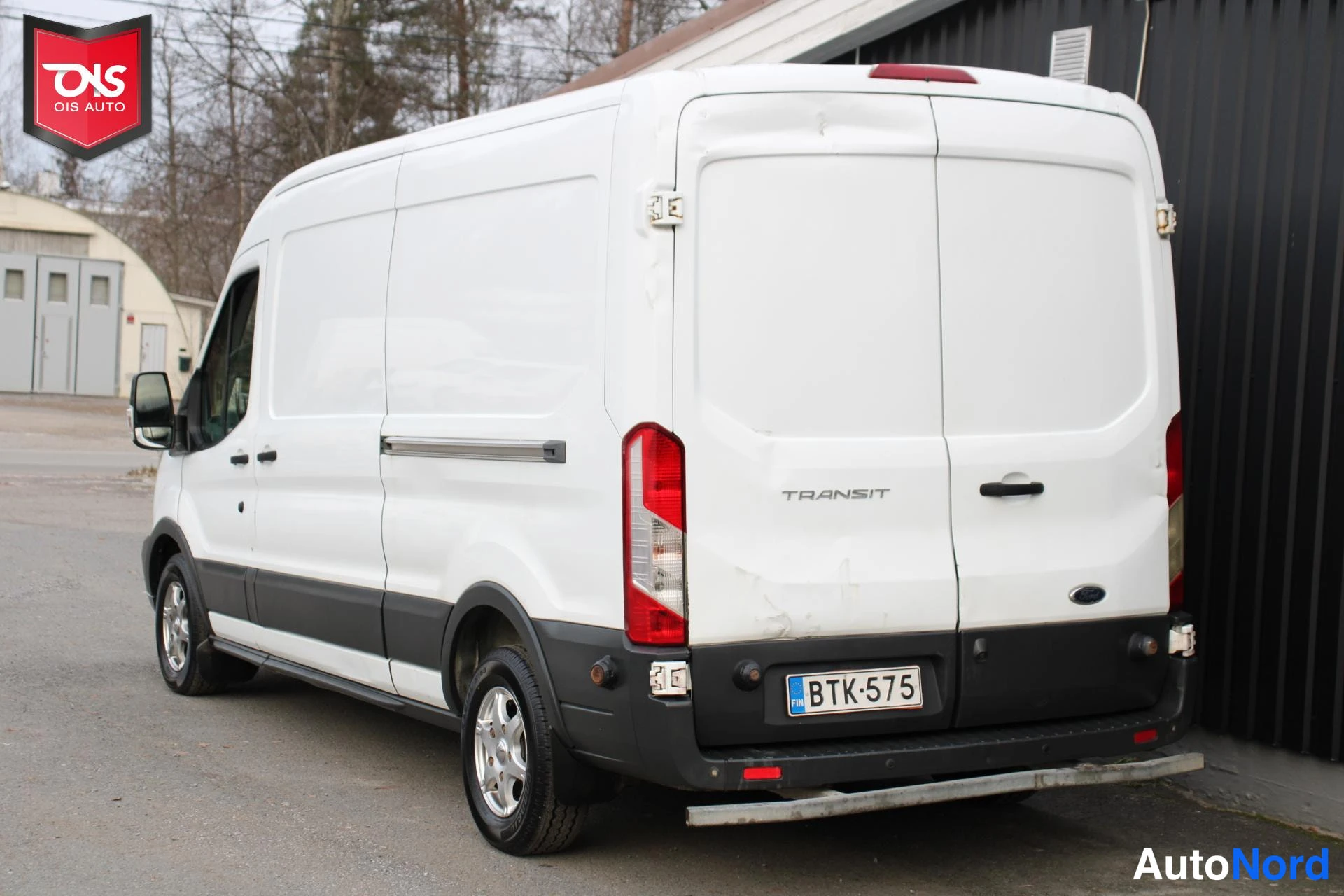 Valkoinen Ford Transit 2016, takaviisto, kuva 7