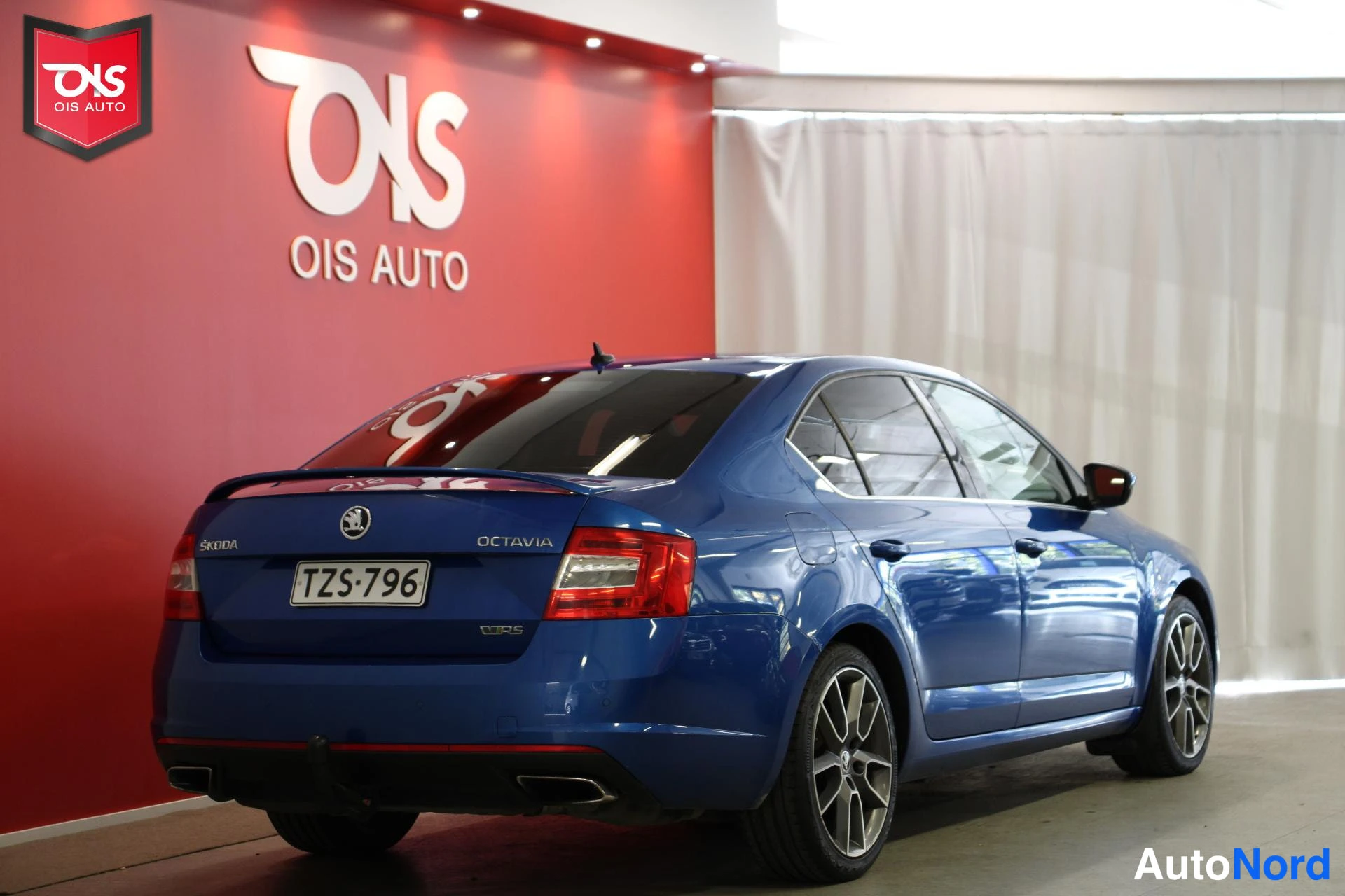 Sininen Skoda Octavia RS 2015, takaviisto, kuva 6