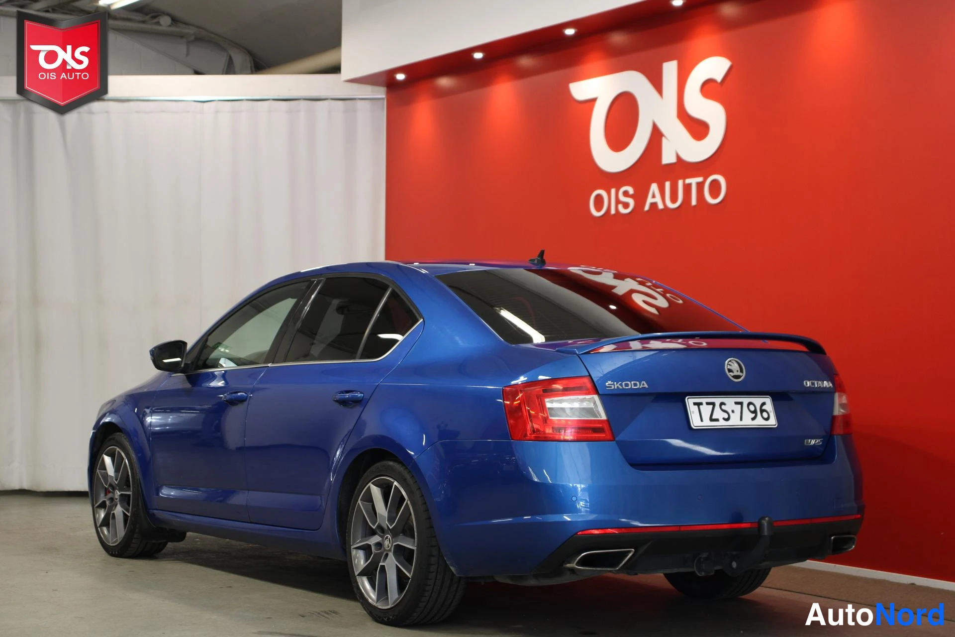 Sininen Skoda Octavia RS 2015, takaviisto, kuva 7