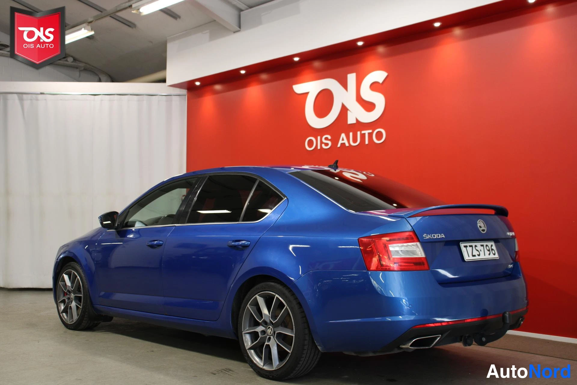 Sininen Skoda Octavia RS 2015, takaviisto, kuva 8
