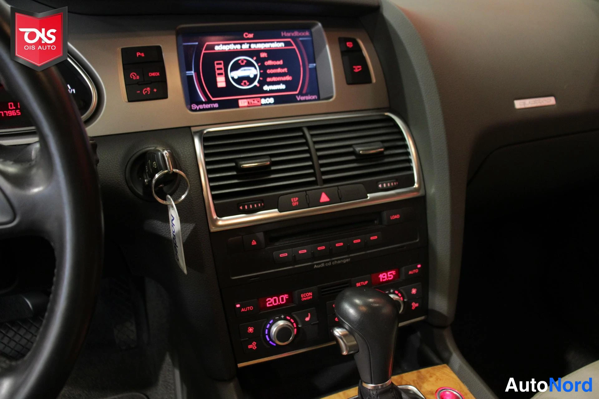 Harmaa Audi Quattro 2007, ohjaamo, kuva 14
