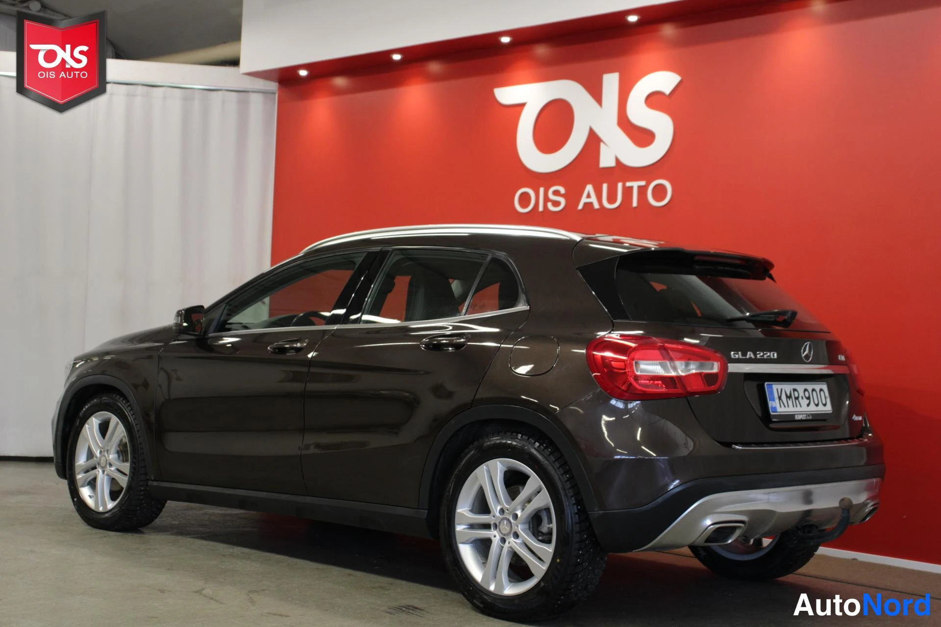 Ruskea Mercedes-Benz GLA 2014, takaviisto, kuva 8