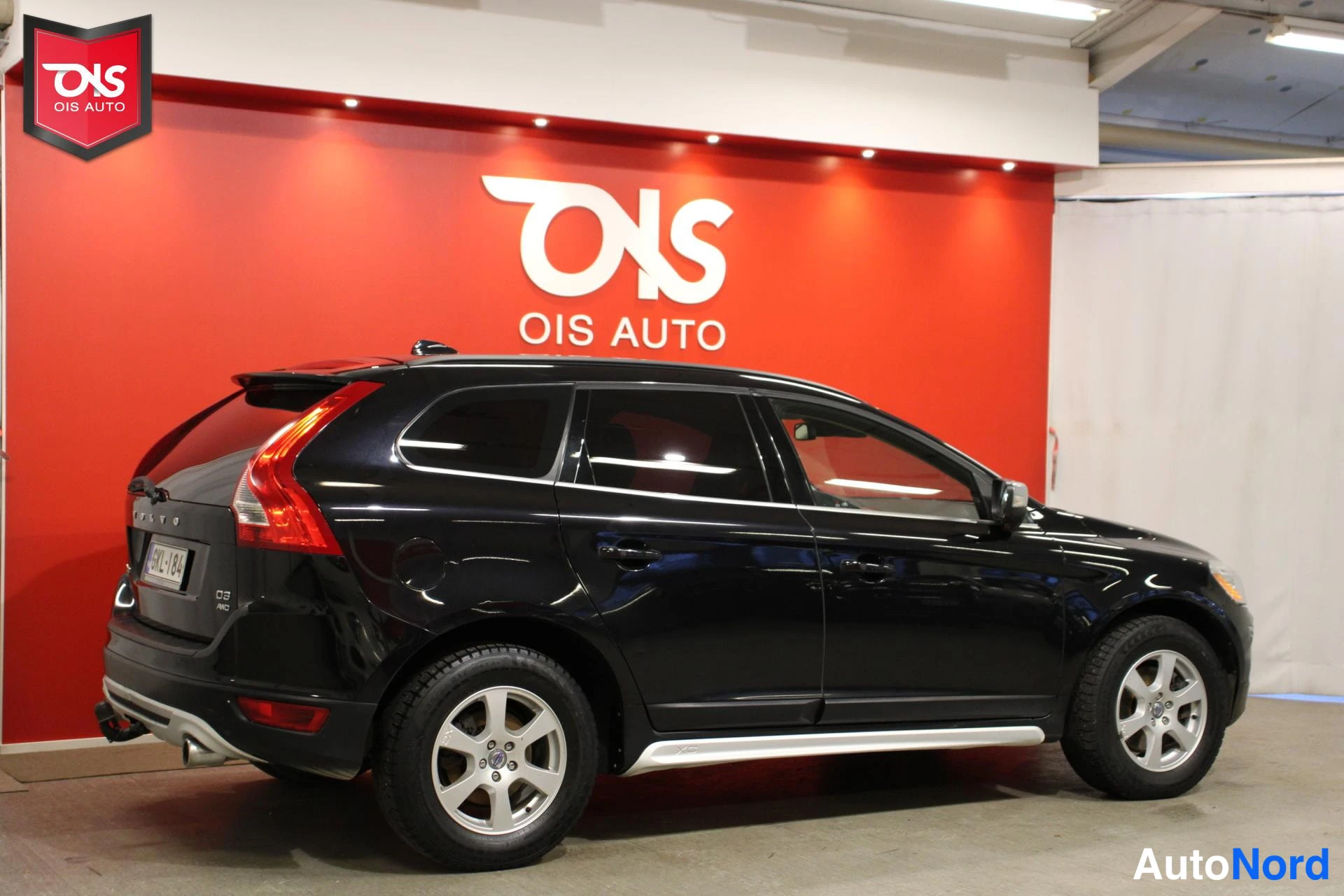 Musta Volvo XC60 2012, takaviisto, kuva 5