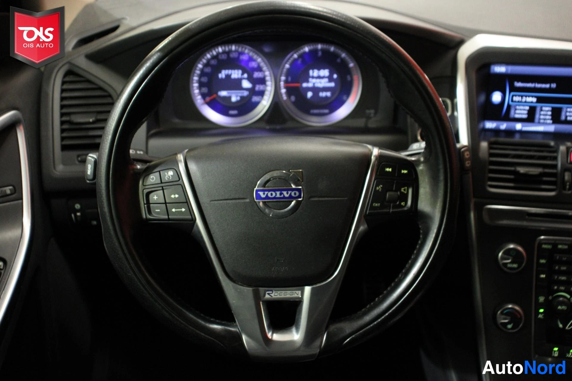 Musta Volvo XC60 2012, yksityiskohta, kuva 15