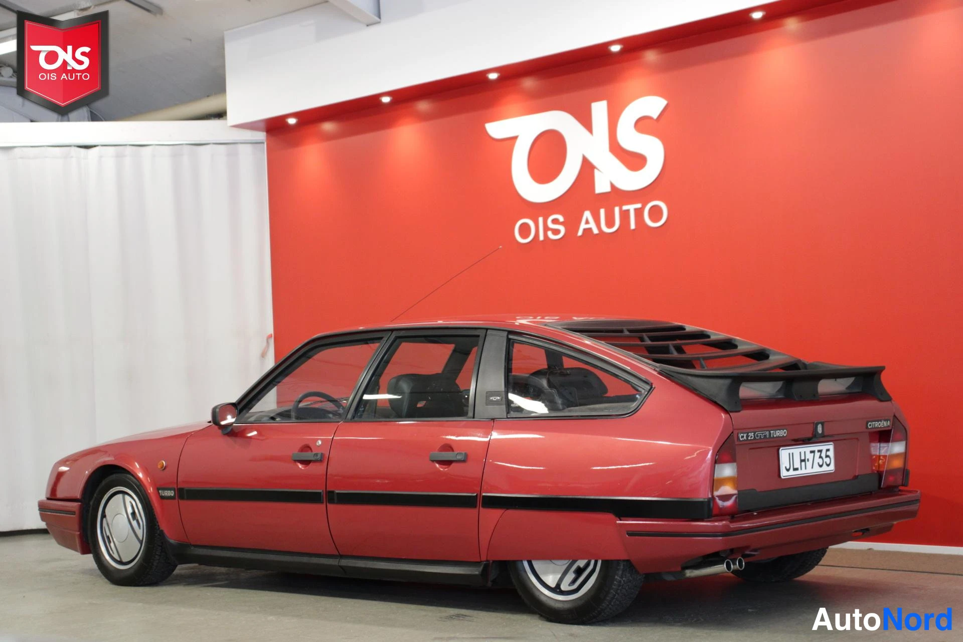 Punainen Citroen CX 1985, takaviisto, kuva 10