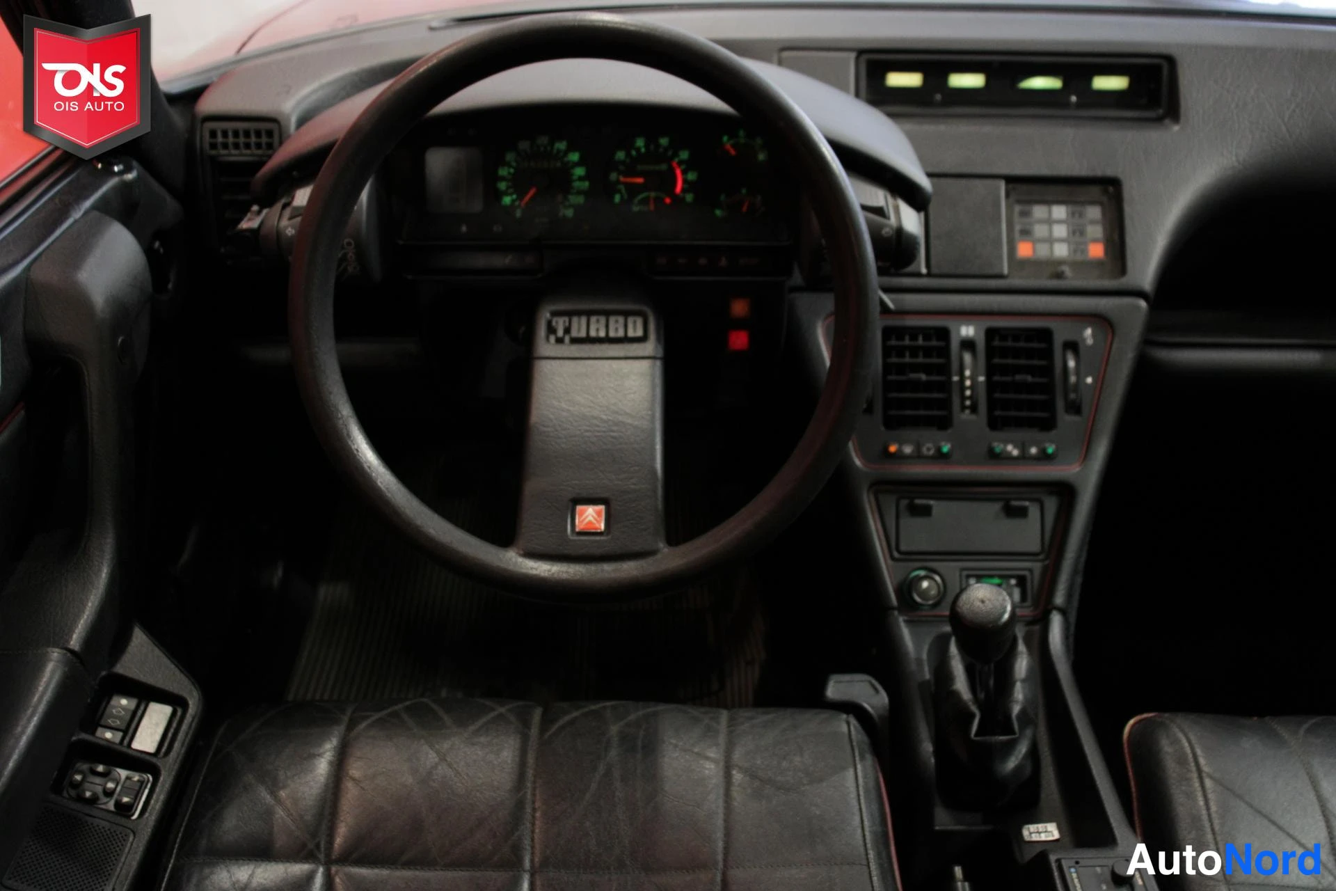 Punainen Citroen CX 1985, ohjaamo, kuva 15
