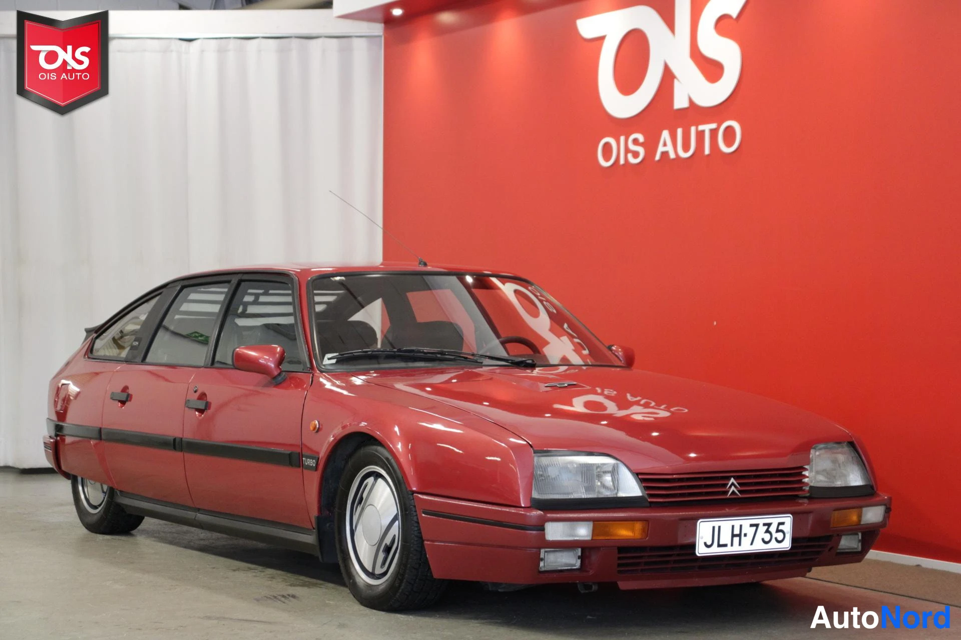 Punainen Citroen CX 1985, etuviisto, keula oikealle, kuva 6