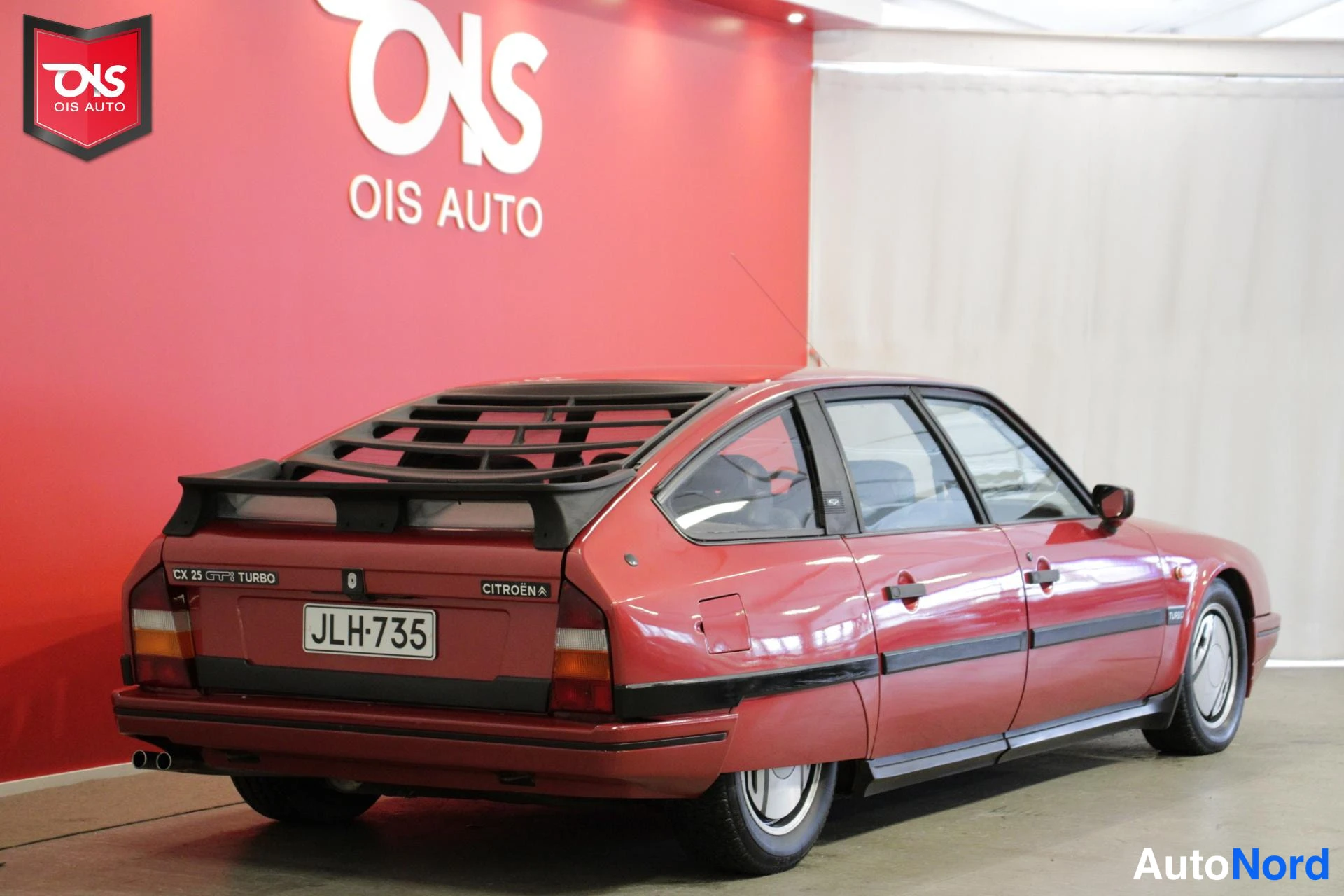 Punainen Citroen CX 1985, takaviisto, kuva 12