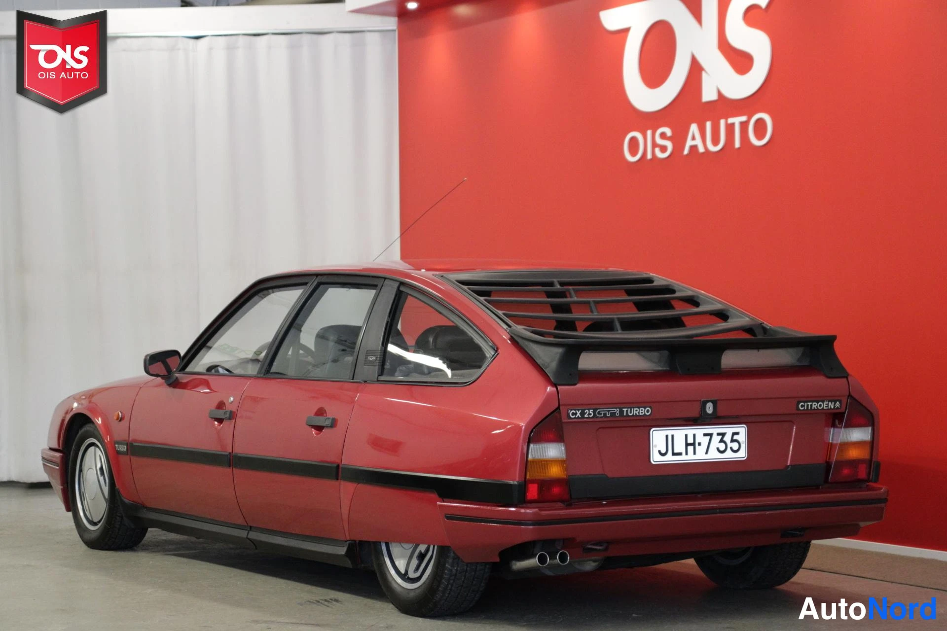 Punainen Citroen CX 1985, takaviisto, kuva 9