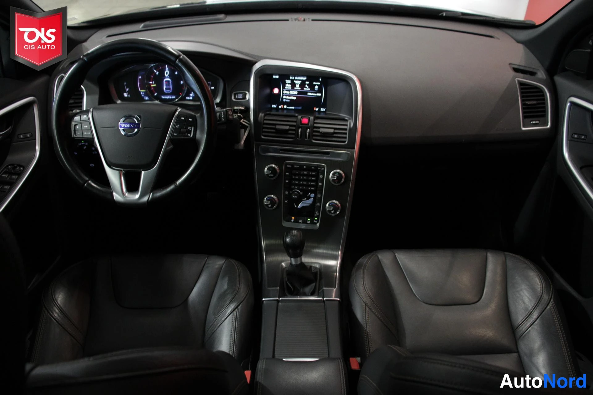 Harmaa Volvo XC60 2016, ohjaamo, kuva 12