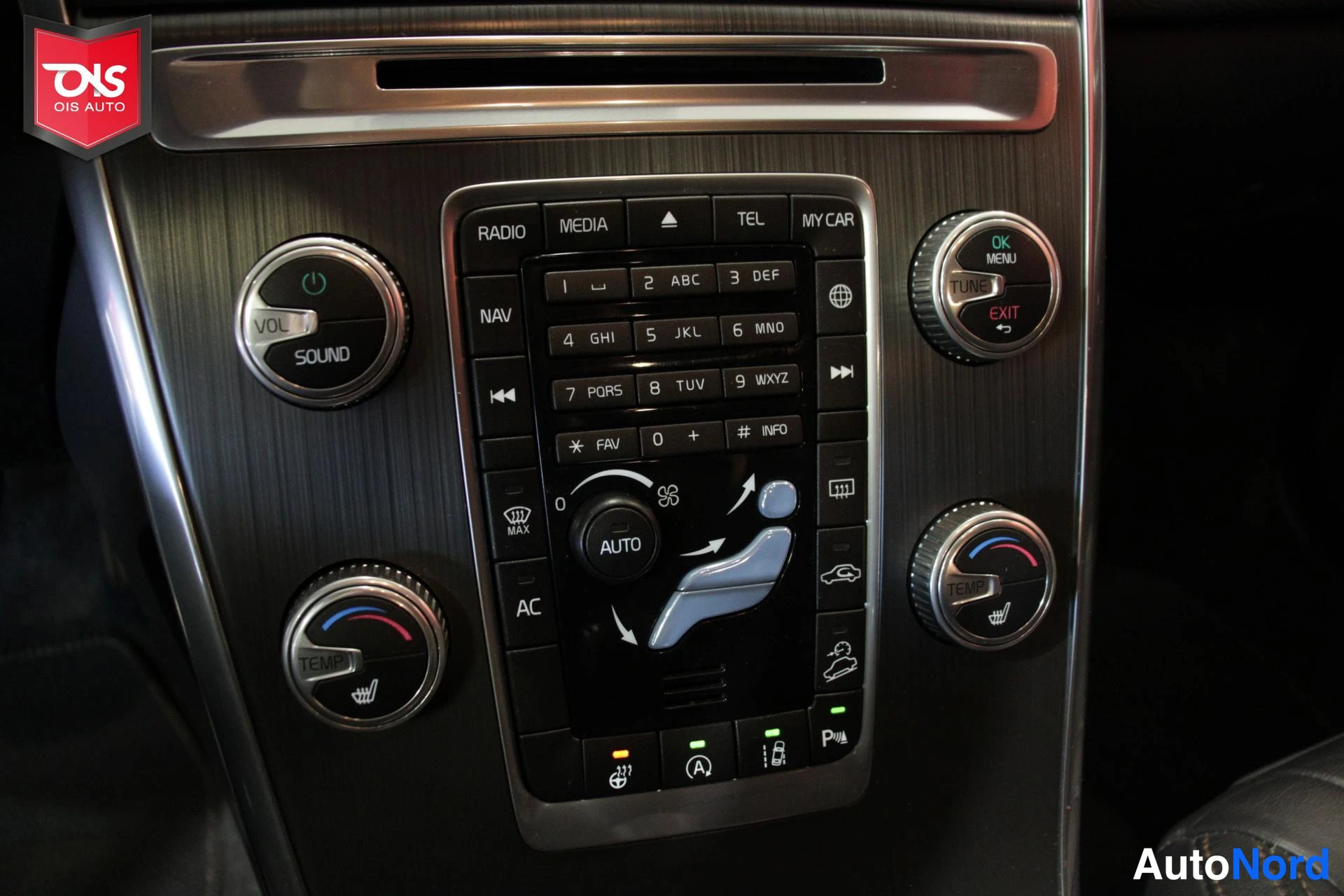 Harmaa Volvo XC60 2016, yksityiskohta, kuva 18