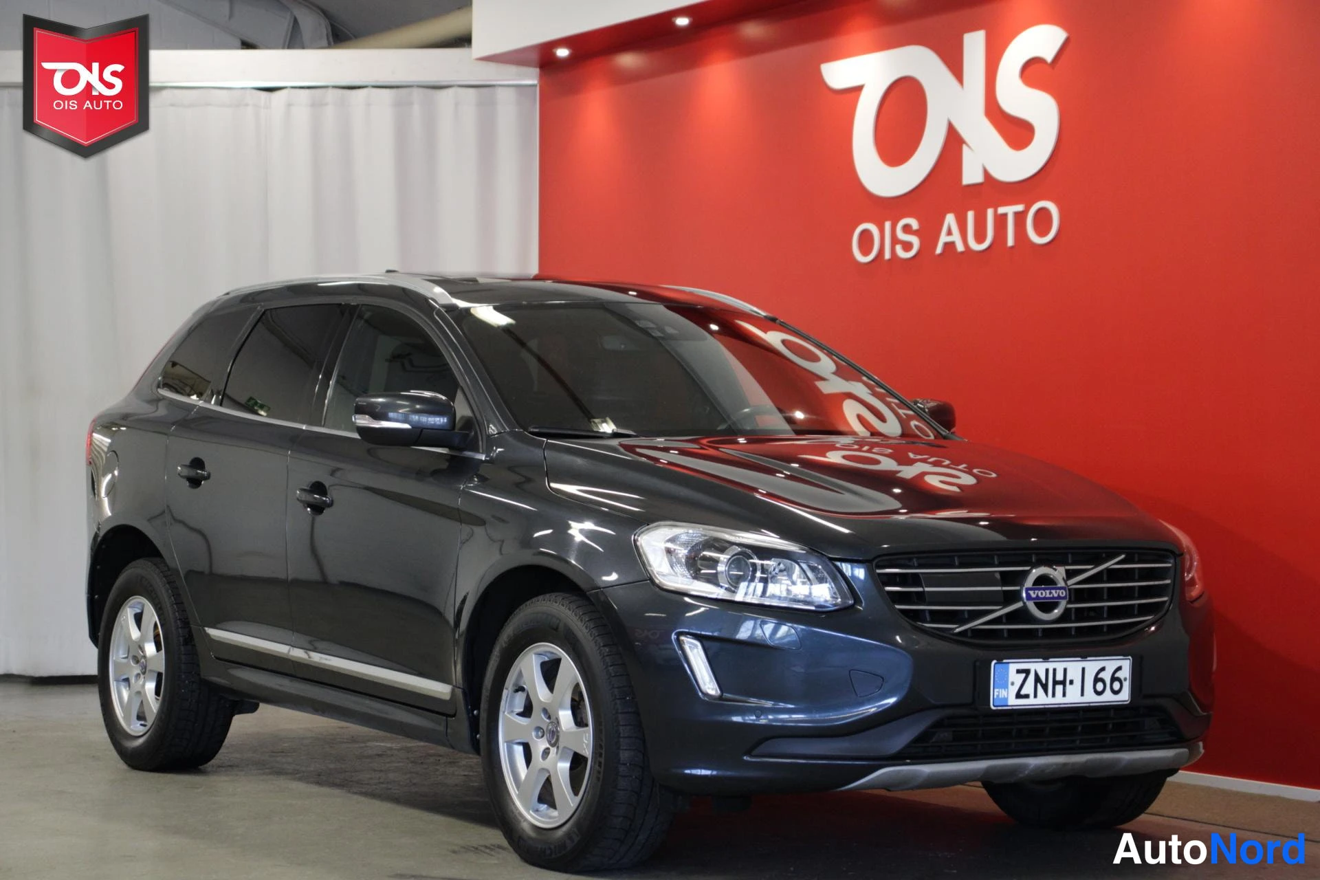 Harmaa Volvo XC60 2016, etuviisto, keula oikealle, kuva 3