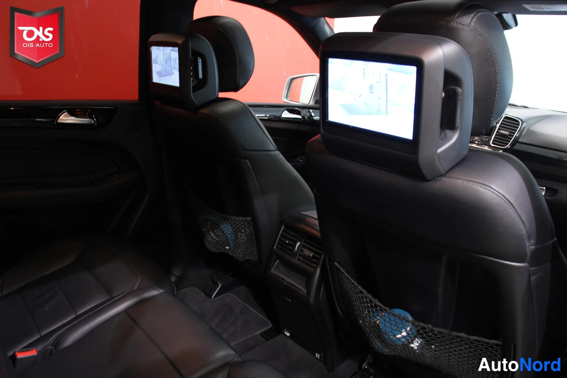 Sininen Mercedes-Benz GLE 2016, takaistuimet, kuva 15