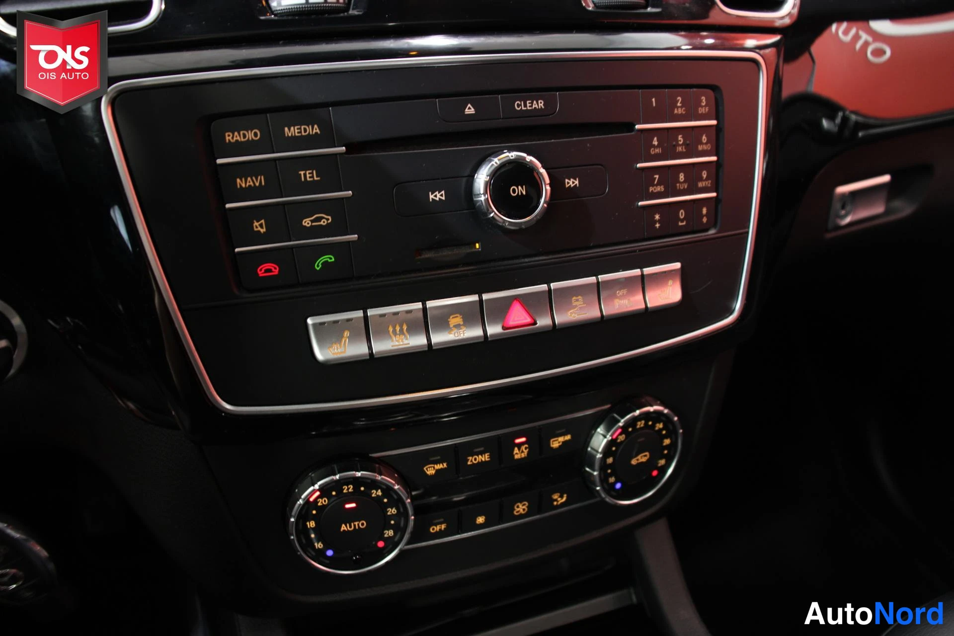 Sininen Mercedes-Benz GLE 2016, yksityiskohta, kuva 21