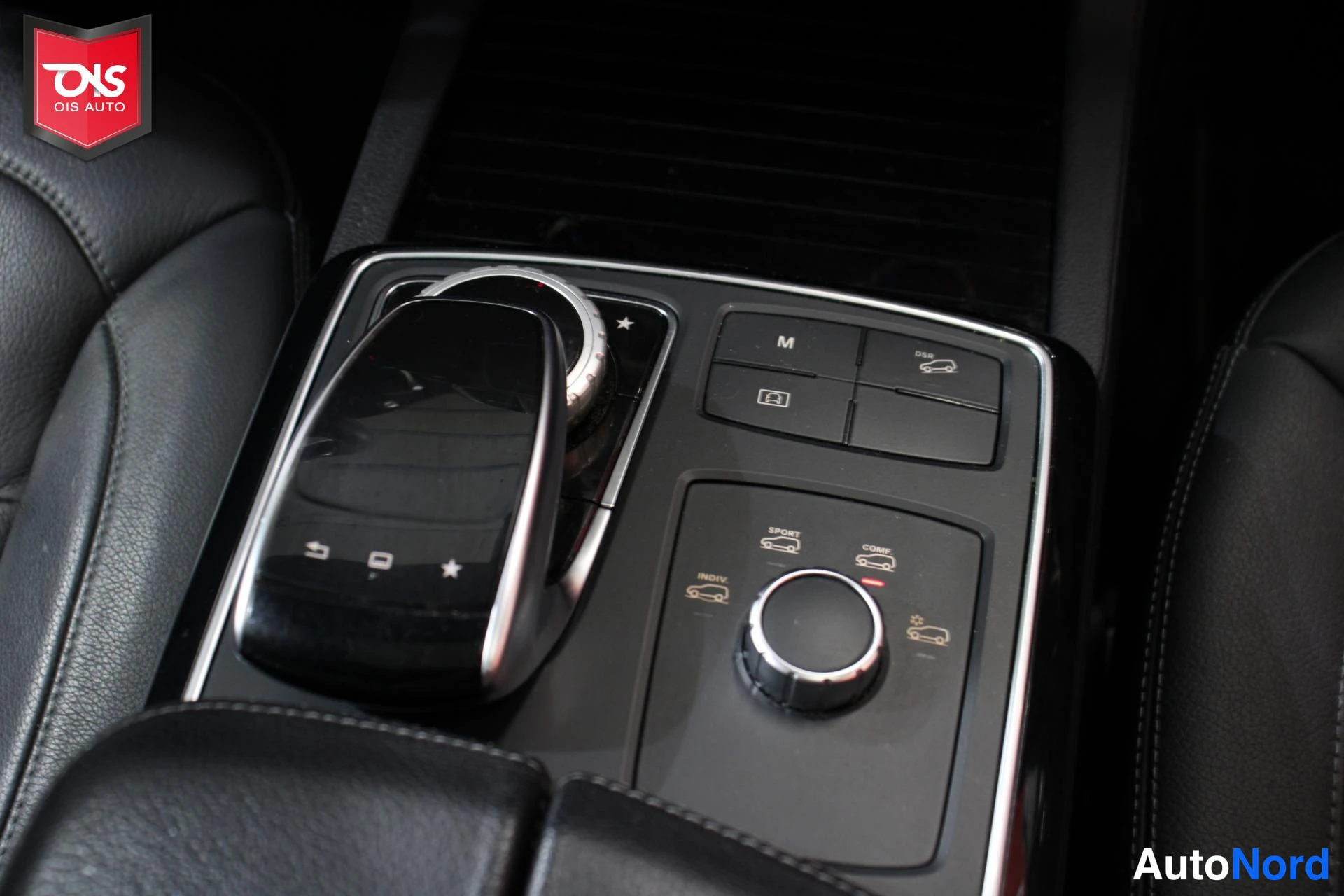 Sininen Mercedes-Benz GLE 2016, yksityiskohta, kuva 22