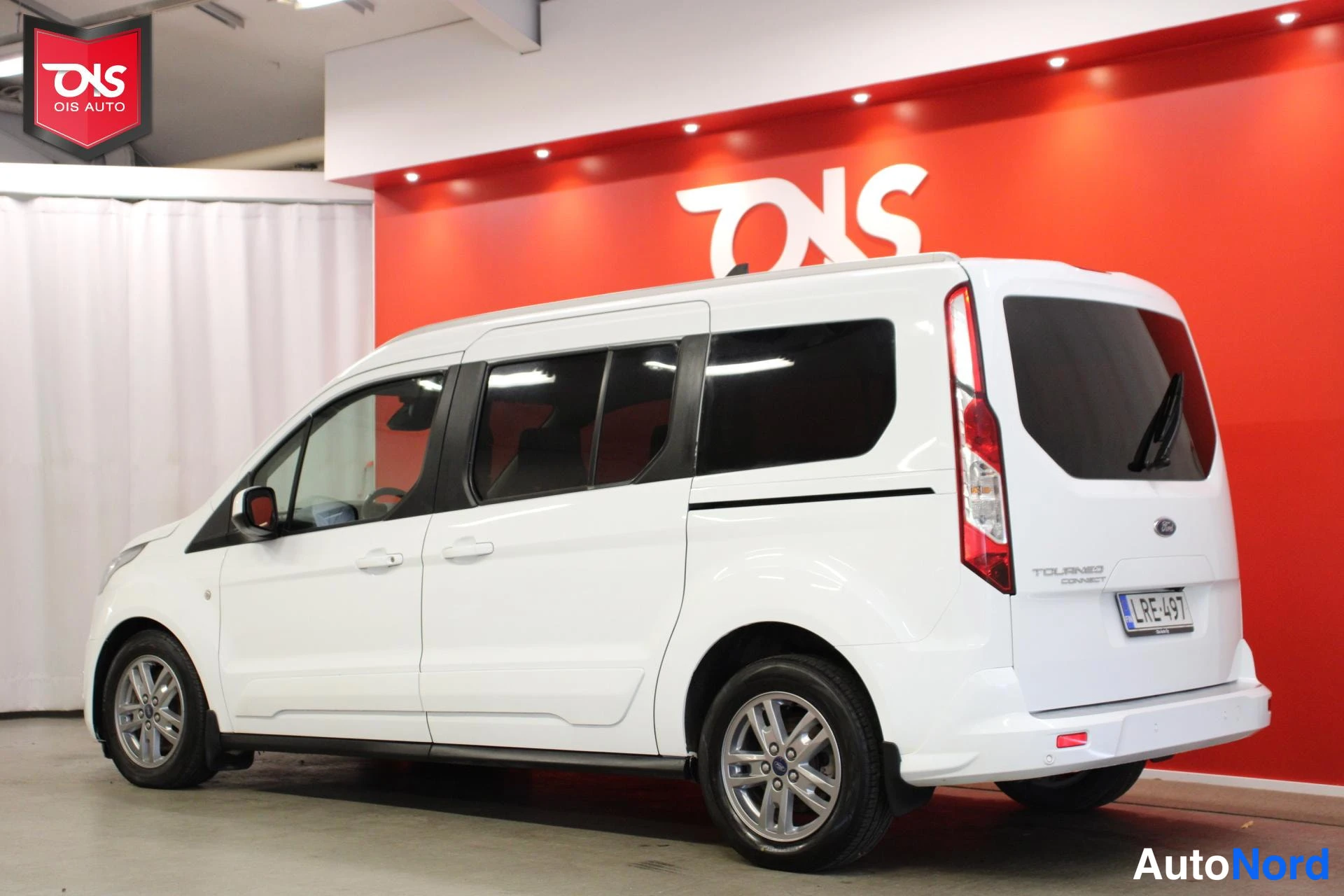 Valkoinen Ford Tourneo Connect 2022, takaviisto, kuva 8