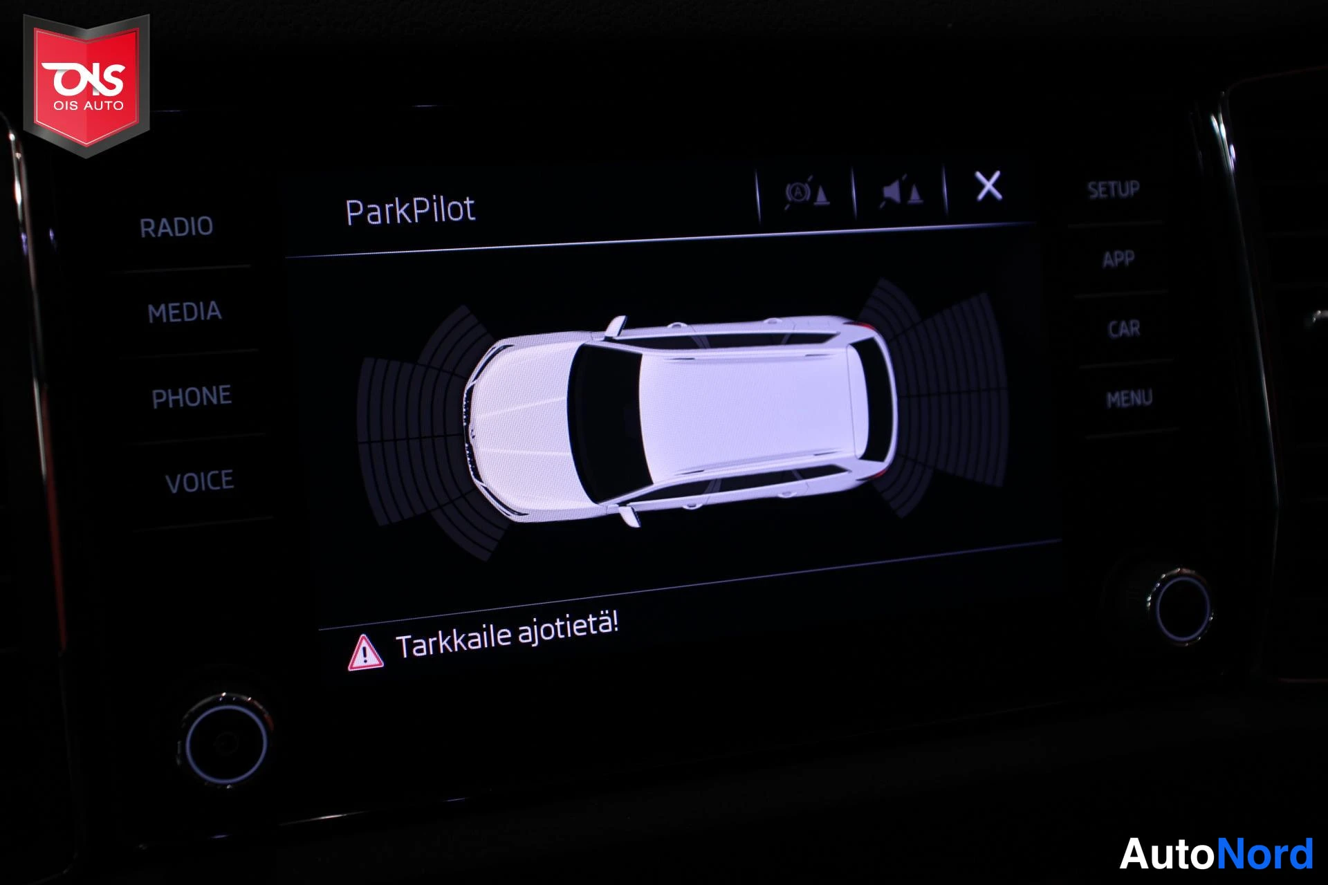 Valkoinen Skoda Kodiaq 2020, yksityiskohta, kuva 22