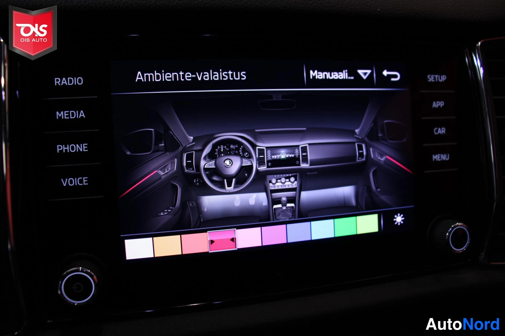 Valkoinen Skoda Kodiaq 2020, yksityiskohta, kuva 24