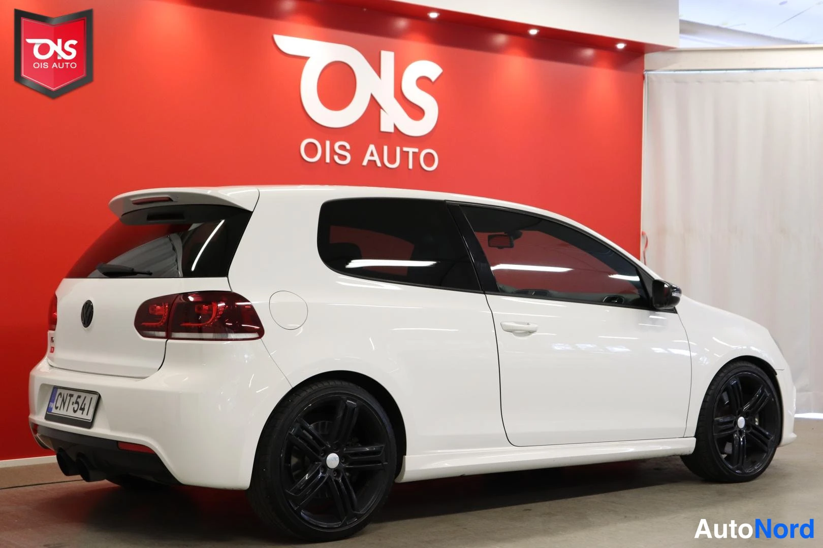 Valkoinen Volkswagen Golf R 2010, takaviisto, kuva 5