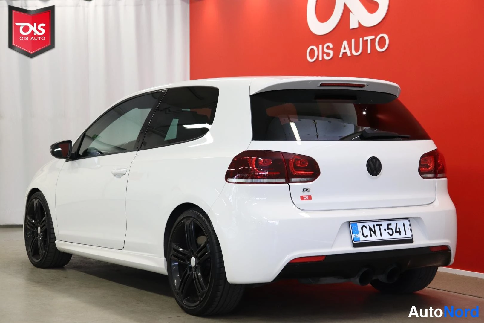 Valkoinen Volkswagen Golf R 2010, takaviisto, kuva 7