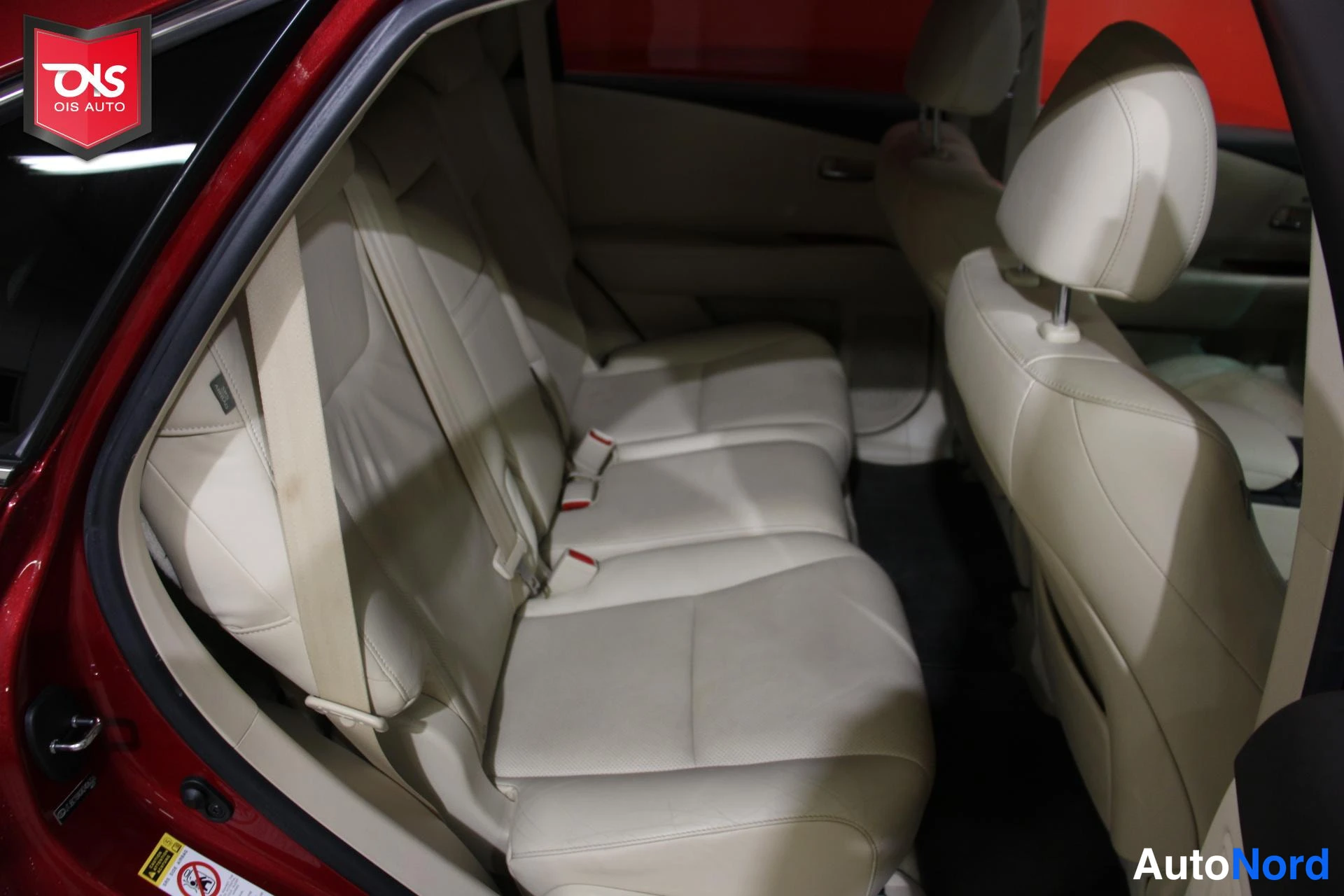 Punainen Lexus RX 450H 2010, takaistuimet, kuva 17