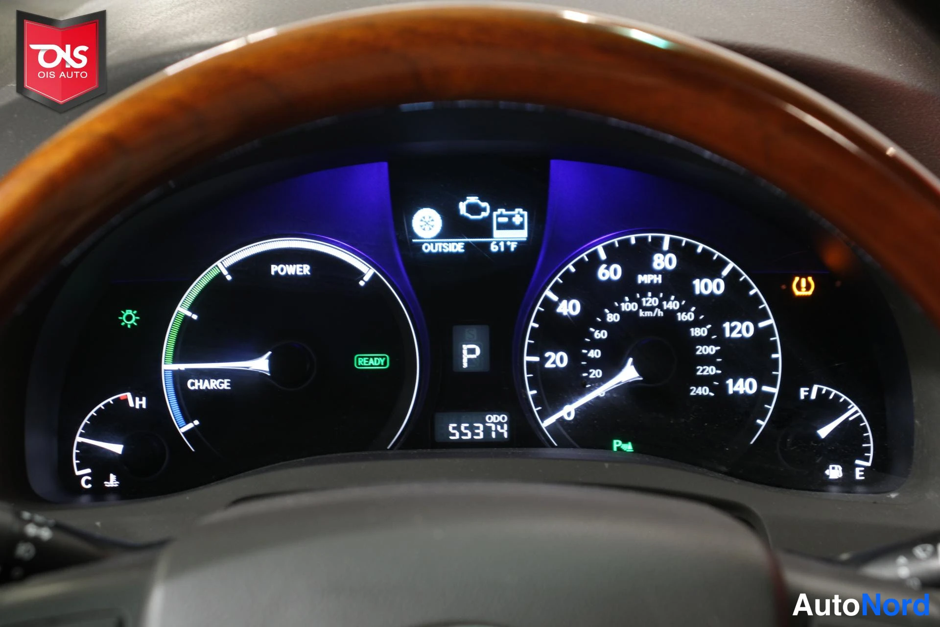 Punainen Lexus RX 450H 2010, yksityiskohta, kuva 19
