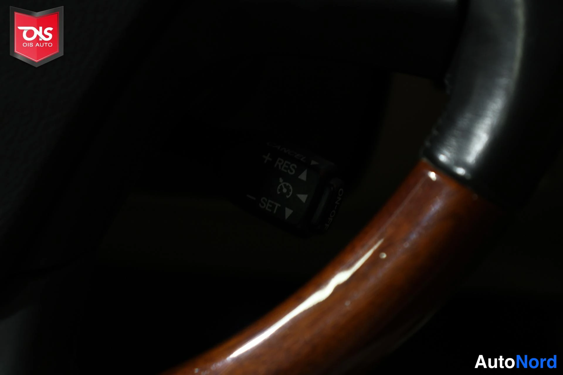 Punainen Lexus RX 450H 2010, yksityiskohta, kuva 27
