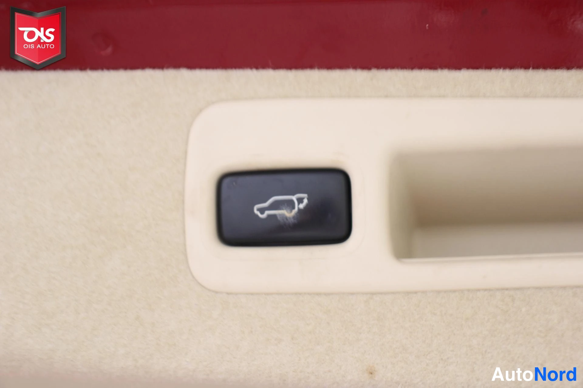 Punainen Lexus RX 450H 2010, yksityiskohta, kuva 28