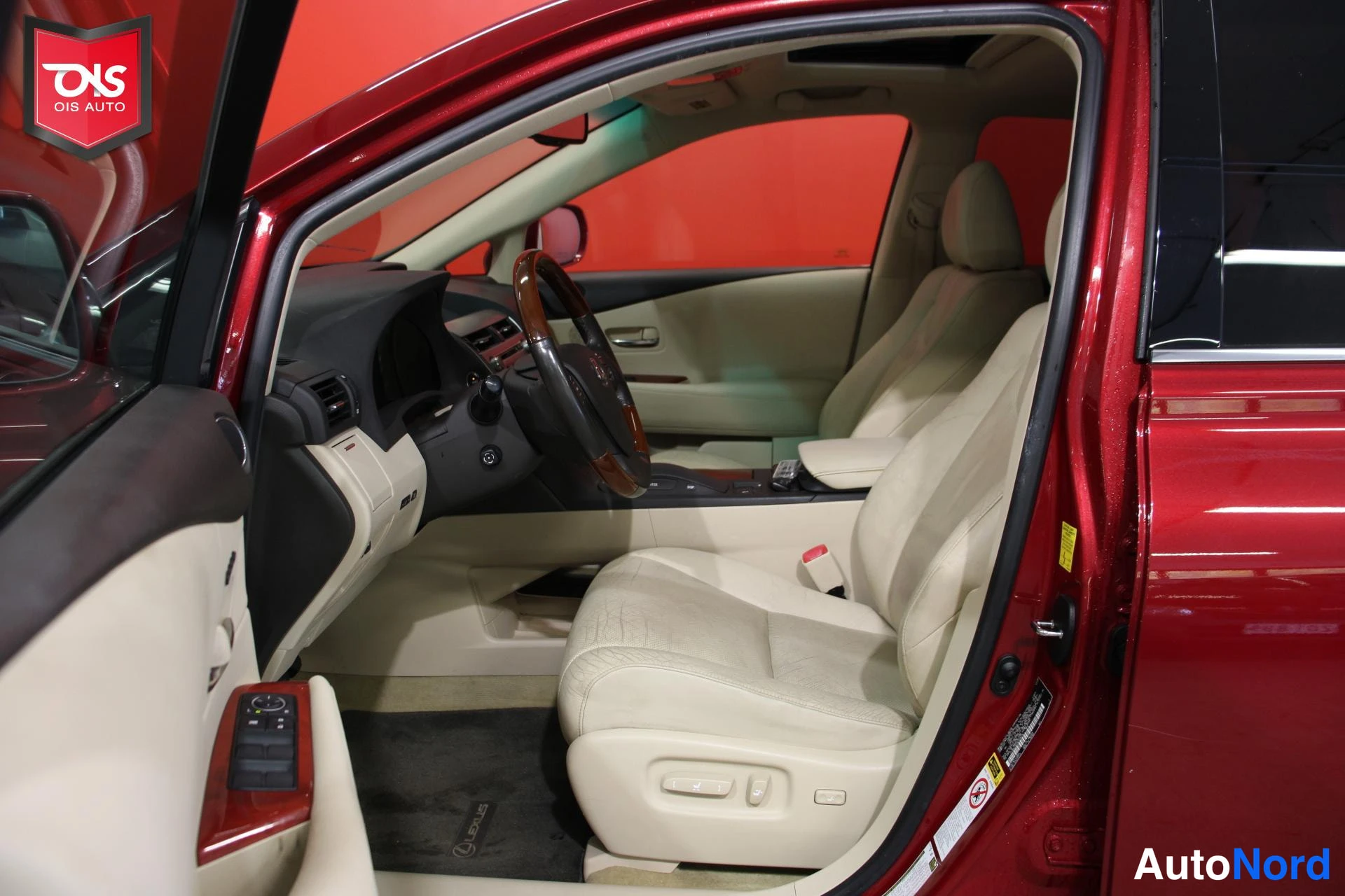 Punainen Lexus RX 450H 2010, ohjaamo, kuva 10