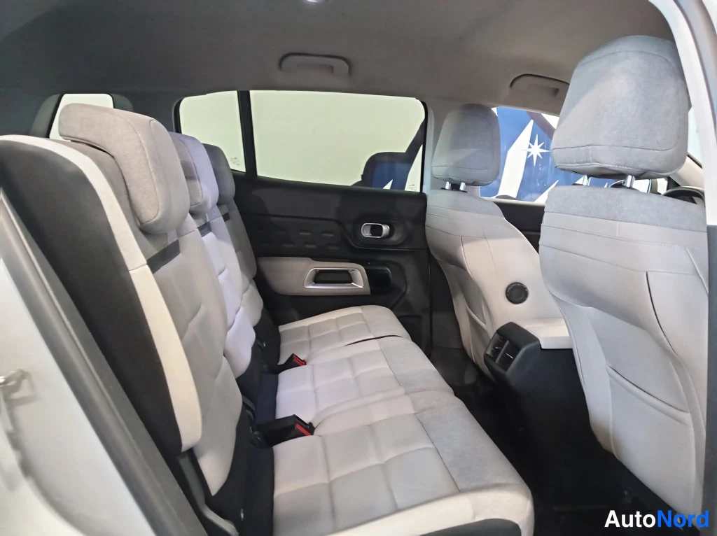 Valkoinen Citroen C5 Aircross 2020, takaistuimet, kuva 13