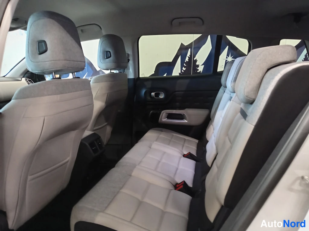 Valkoinen Citroen C5 Aircross 2020, takaistuimet, kuva 14