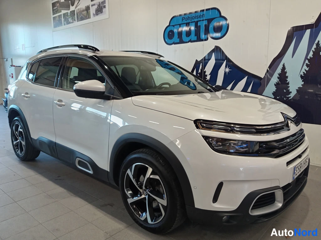 Valkoinen Citroen C5 Aircross 2020, etuviisto, keula oikealle, kuva 2