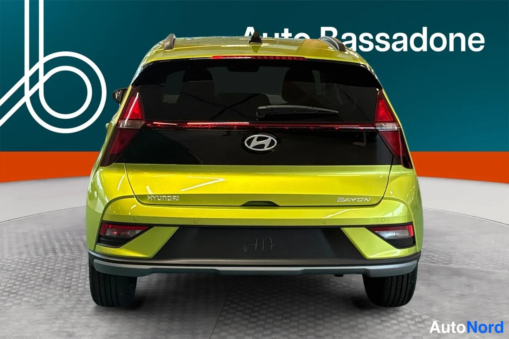 Keltainen Hyundai Bayon 2026, takaa, kuva 8