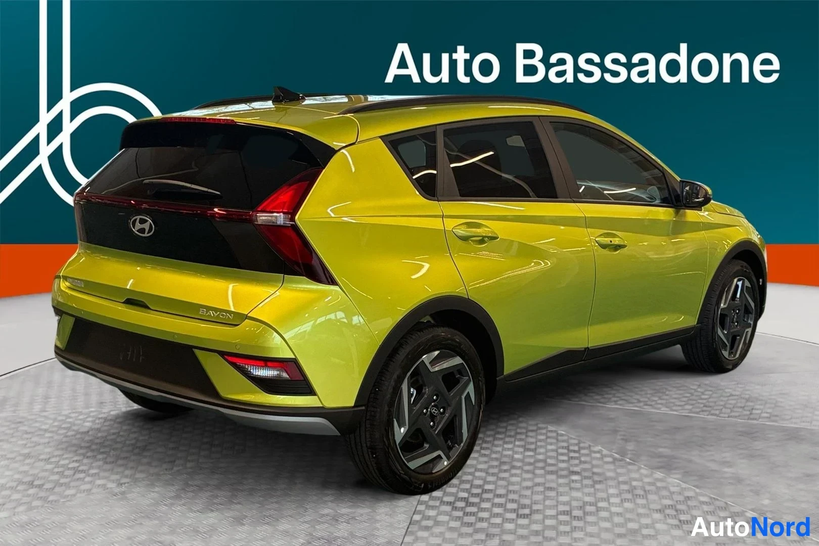 Keltainen Hyundai Bayon 2026, takaviisto, kuva 7