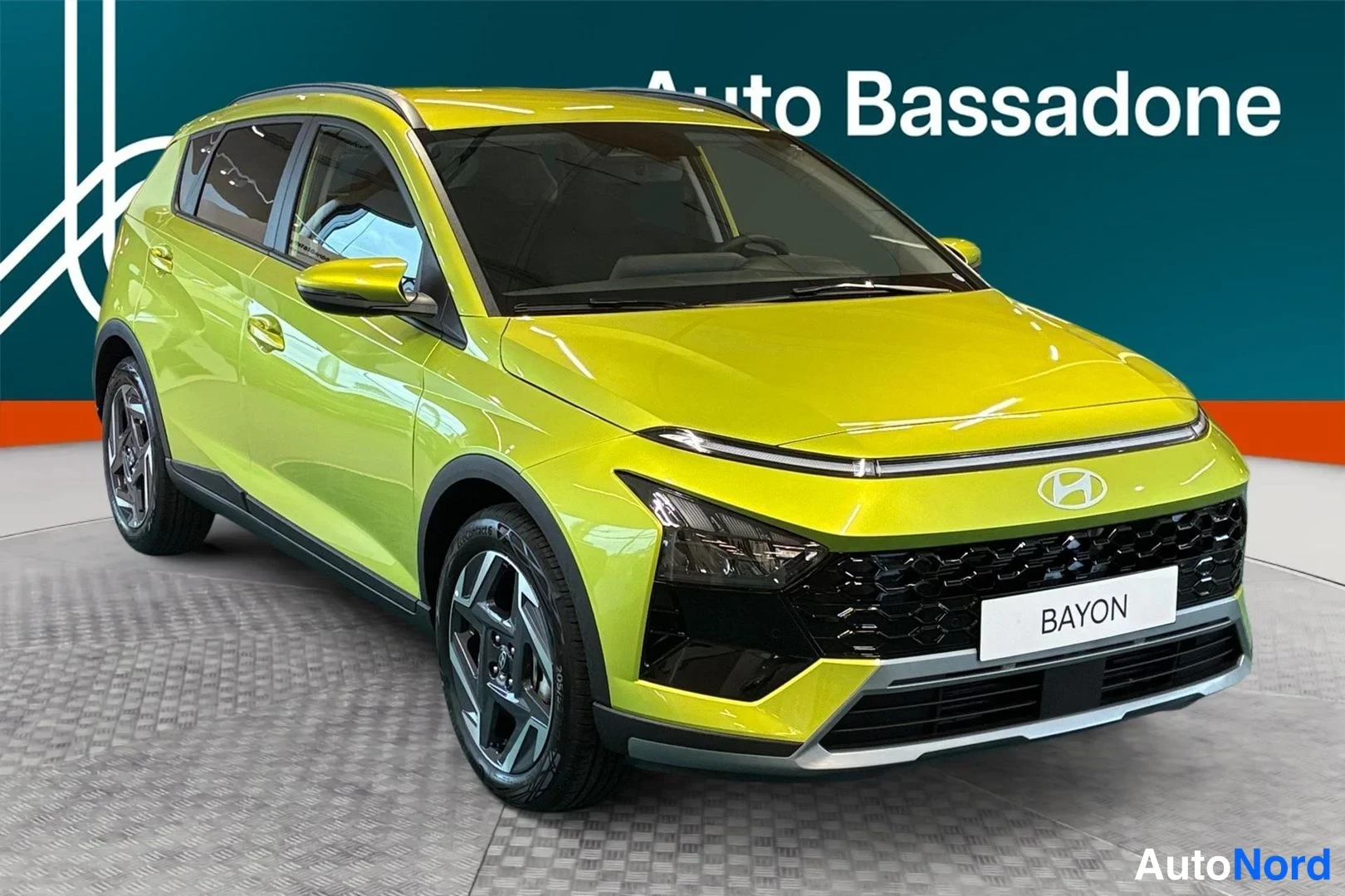 Keltainen Hyundai Bayon 2026, etuviisto, keula oikealle, kuva 4