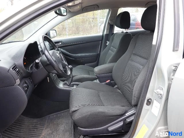 Hopea Toyota AVENSIS 2004, ohjaamo, kuva 19